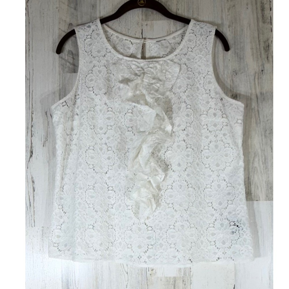 JC Penney Ivory Floral Lace Ruffle Front Sleeveless Blouse Top Ruffled Keyhole